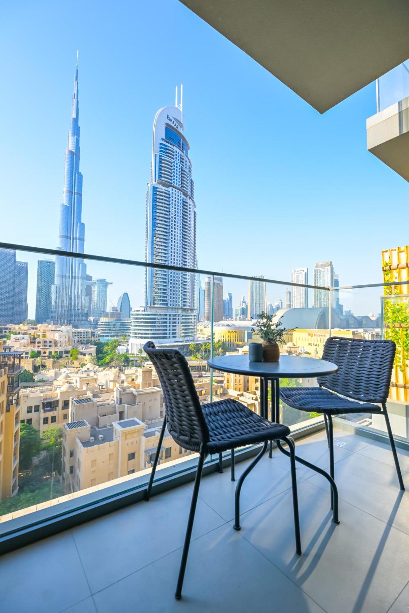 Full Burj Khalifa View - Panorama In - 3-min Walk To Mall Apartment